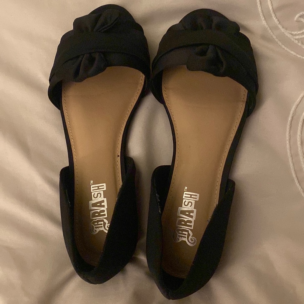 Brash| Cute open toe black flats 🖤